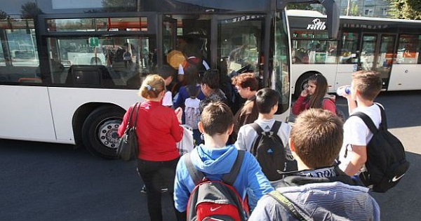 TRANSPORT GRATUIT PENTRU ELEVI
