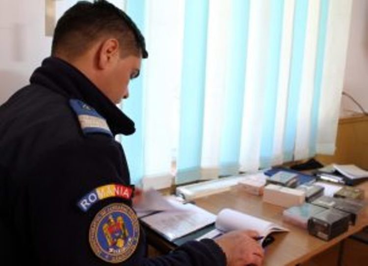 Parfumuri contrafăcute au fost confiscate de jandarmi în Târgoviște!