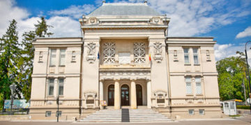 “Finețuri la casele târgoviștenilor” este expoziția ce poate fi vizitată gratuit la Muzeul de Istorie din Târgoviște!