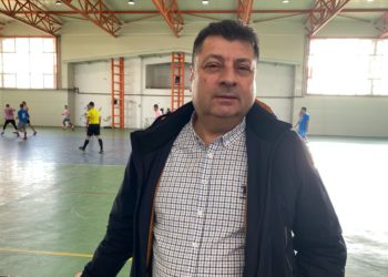 PUTERNICUL CAMPIONAT DE FOTBAL ÎN SALĂ – ORGANIZAT DE PRIMĂRIA PETREȘTI – S-A ÎNCHEIAT CU VICTORIA ECHIPEI ”CARTIER MOV GĂEȘTI”