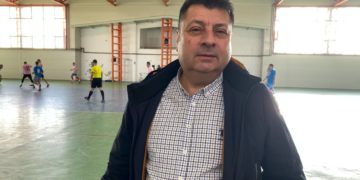 PUTERNICUL CAMPIONAT DE FOTBAL ÎN SALĂ – ORGANIZAT DE PRIMĂRIA PETREȘTI – S-A ÎNCHEIAT CU VICTORIA ECHIPEI ”CARTIER MOV GĂEȘTI”