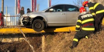 Trei mașini implicate intr-un accident violent! Un minor a fost rănit!
