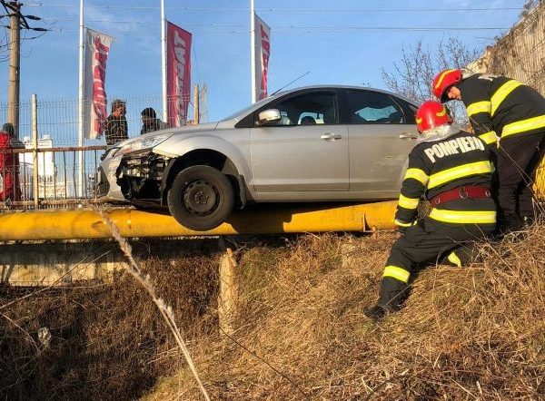 Trei mașini implicate intr-un accident violent! Un minor a fost rănit!