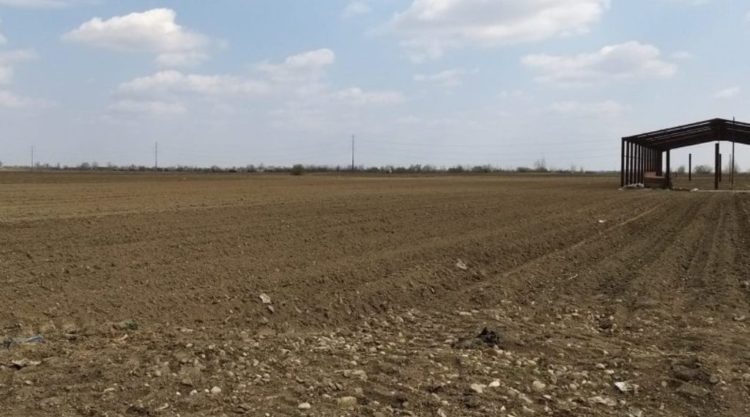 Peste 18.000 de dâmboviţeni şi-au vândut terenurile agricole!