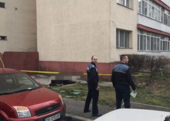 O femeie a căzut de pe un bloc din Târgovişte!