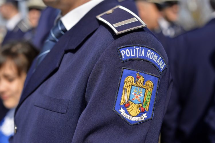 Polițiștii din cadrul Poliției Orașului Răcari au documentat activitatea infracțională a trei persoane bănuite de săvârșirea infracțiunii de furt calificat!