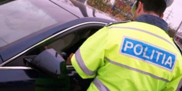 Un minor de 16 ani a fost depistat de polițiști în timp ce conducea un autoturism!