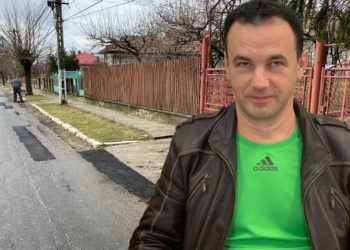 TUPEU DE PNL-IST! ”MIHĂIȚĂ” ȘEF LA PNL BRĂNEȘTI SFIDEAZĂ LEGEA ȘI A UMPLUT O RIGOLĂ DE SCURGERE CU ASFALT – VECINII SE  MINUNEAZĂ