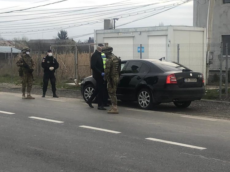 Armata a ieșit pe străzi!