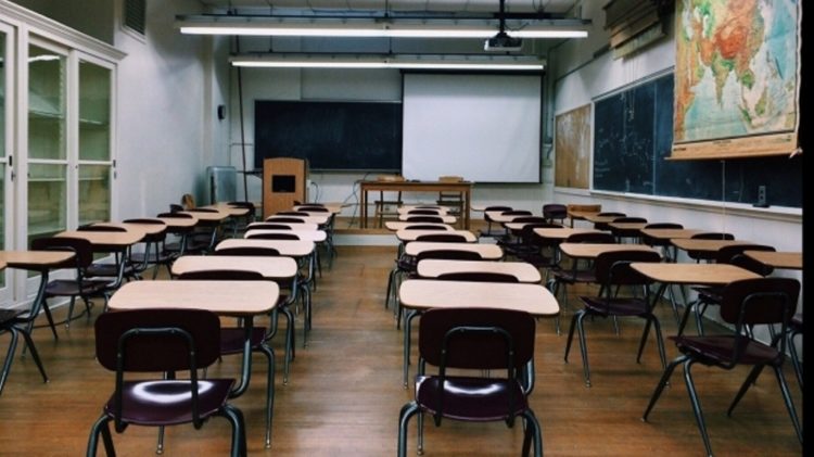 Școlile vor rămâne închise până după Paște!