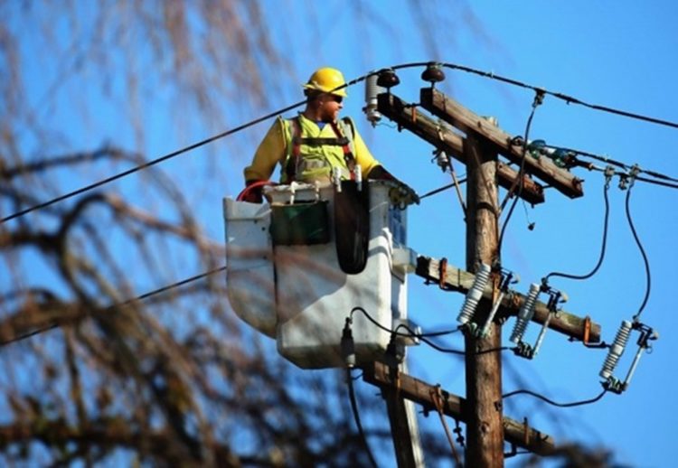 Vor fi întreruperi de energie electrică în perioada 18 – 27 martie!