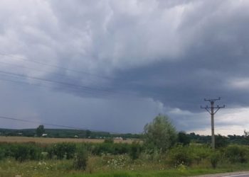 Sunt posibile ploi și intensificări ale vântului!