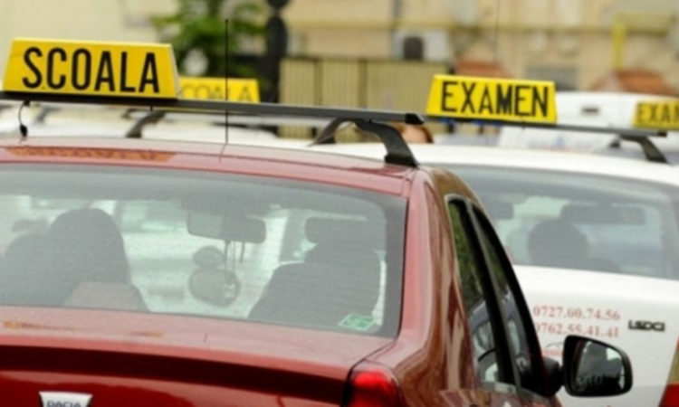 Examenul de obținere a permisului de conducere se suspendă pentru 30 de zile!