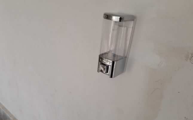 Un tânăr de 19 ani este cercetat penal de poliţişti pentru furtul unui recipient cu dezinfectant!