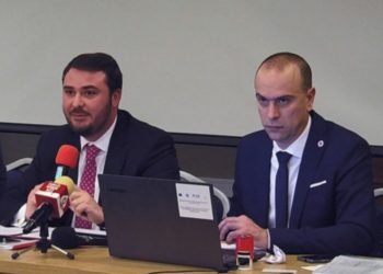 Crucea Roşie Dâmboviţa primește 21.000 de măști chirurgicale din China!