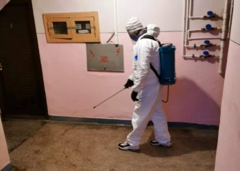 Primăria Târgoviște continuă dezinfectarea scărilor de bloc din oraș!