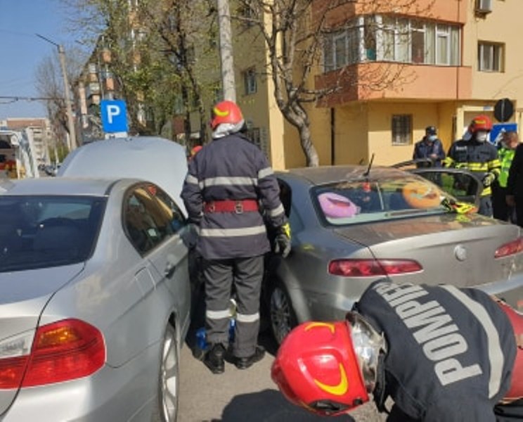 Accident rutier cu o persoană încarcerată!