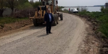 S-a dat startul lucrărilor ce vizează asfaltarea DC 39 Bungetu-Brăteştii De Jos!