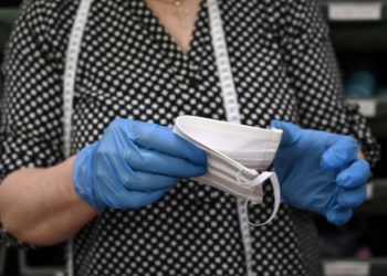 Firma eMAG a donat peste 4 milioane de măşti pentru medicii de familie!