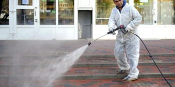 ÎN ATENȚIA CELOR CARE FOLOSESC HYPOCLORIT! – Organizaţia Mondială a Sănătăţii avertizează: stropitul străzilor cu soluţie de hipoclorit de sodiu e periculos pentru om.