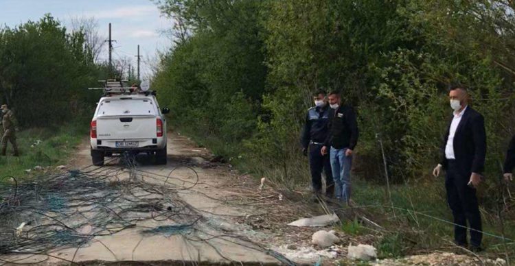 Descindere în forță la hoții de curent din comuna Mătăsaru!