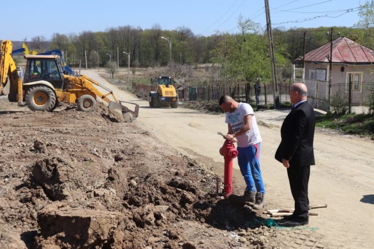 Primele probe tehnice şi de umplere a reţelei de apă potabilă la Ţuicani – Moreni!