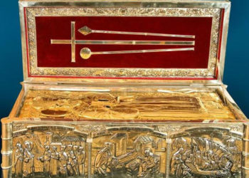 Moaștele Sfântului Nifon vor fi scoase în procesiune pe străzile din Târgoviște!