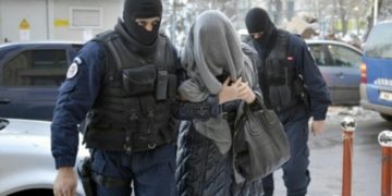 Polițiștii au depistat două femei din Văcărești urmărite internațional!