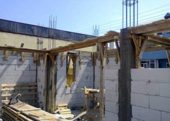 Un tânăr din Văcărești a furat zeci de popi metalici dintr-o casă în construcție!