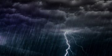 Furtuni și descărcări electrice în județul Dâmbovița!