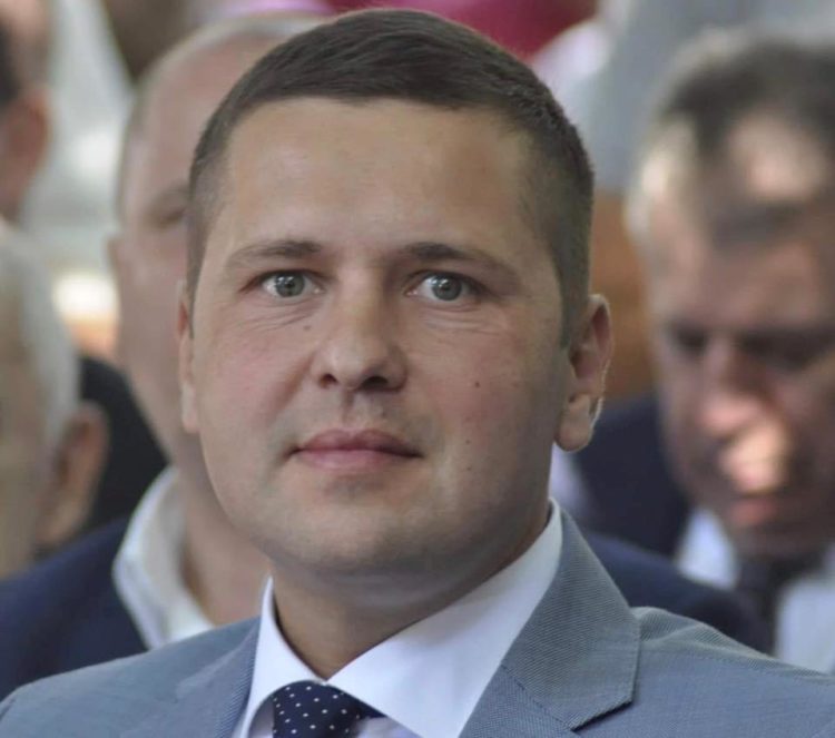 Corneliu Ștefan susține deschiderea bisericilor din România!