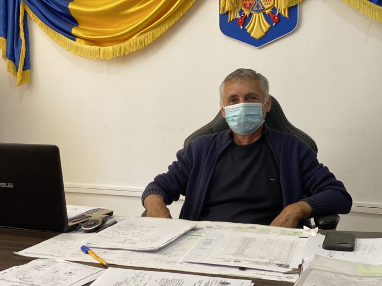 BĂLENI – MATERIALELE DE PROTECȚIE ANTI COVID 19 SE DISTRIBUIE PRECUM ÎN MARILE METROPOLE LONDRA & PARIS