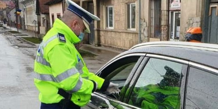 Doi dâmbovițeni care nu au respectat izolarea au fost amendați!