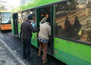 Transportatorii de persoane au fost amendați pentru că nu au respectat măsurile de protecție COVID-19!