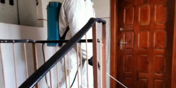 A început dezinfectarea scărilor de bloc din Municipiul Târgoviște!