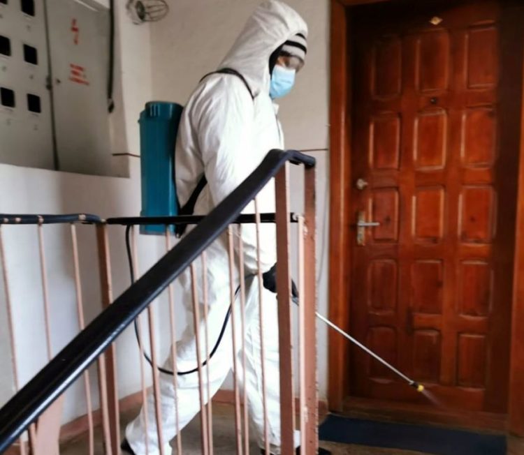 A început dezinfectarea scărilor de bloc din Municipiul Târgoviște!