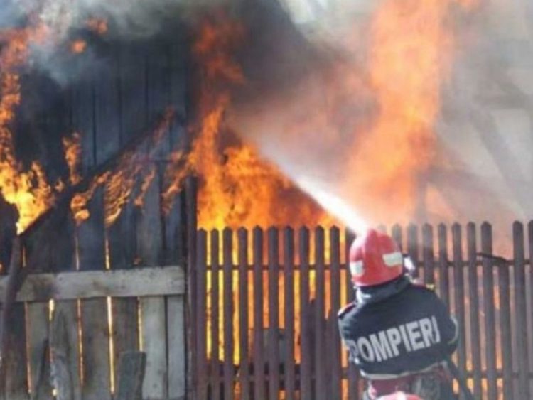 Incendiu izbucnit în localitatea Vișina!