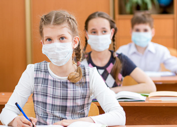 Elevii care merg la cursurile de pregătire vor beneficia de măști gratis!