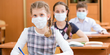 Elevii care merg la cursurile de pregătire vor beneficia de măști gratis!