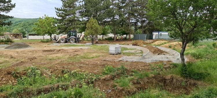 Se amenajează două locuri de joacă și două zone de fitness la Pucioasa!