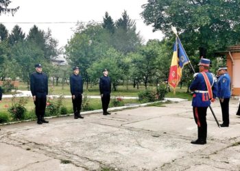 Patru elevi aflați în stagiul de practică la Jandarmeria Dâmbovița au depus jurământul militar!