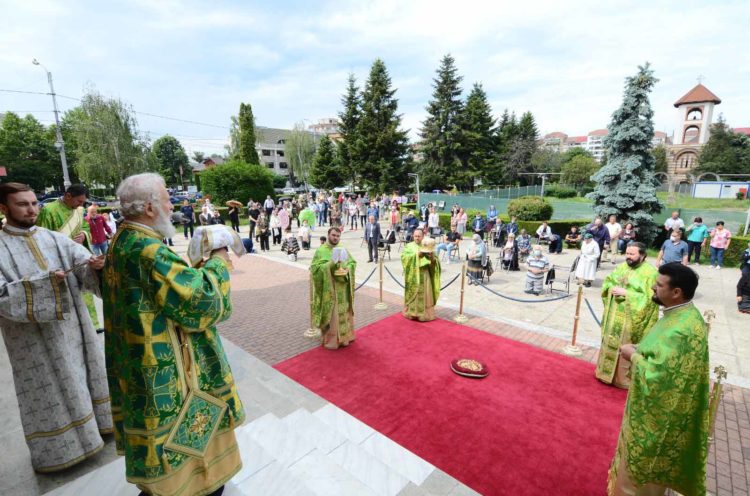 Sărbătoarea de Rusalii la Catedrala Mitropolitană din Târgoviște!