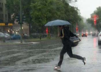 Meteorologii au prelungit avertizările!