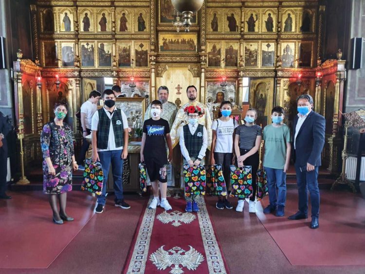 Daruri pentru elevii premianți de la Școala “Mihai Viteazul”!