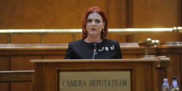 S-a votat legea prin care românii aflați în situații de vulnerabilitate vor primi lunar măști de protecție!