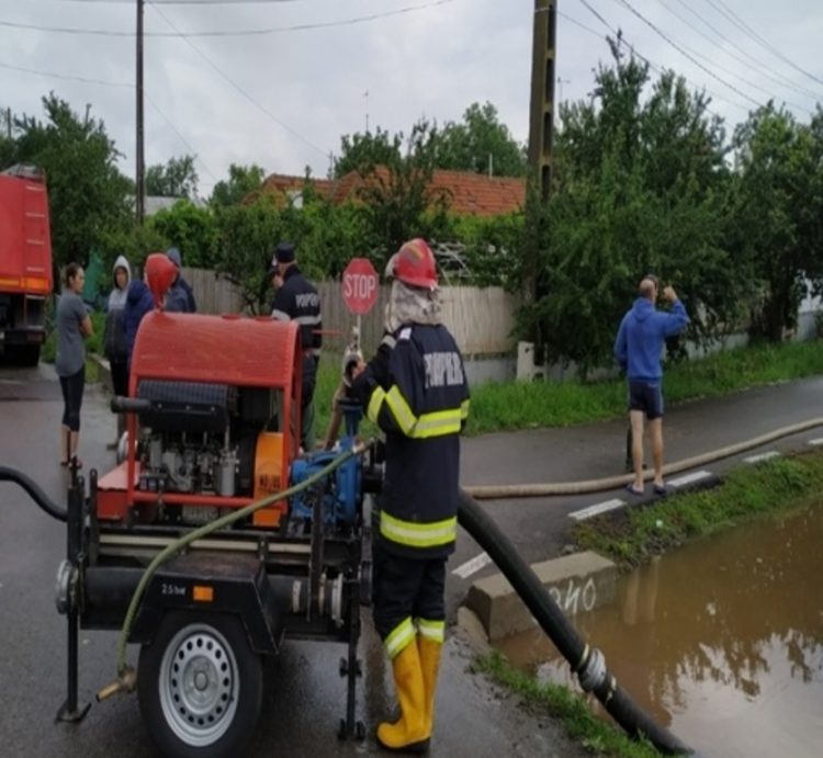 Inundațiile continuă să facă ravagii în localitățile Ciocănești și Crețu!