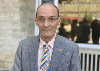 DEPUTATUL USR – DUMITRU LUPESCU: ”AM SĂ-I SPARG FAȚA LUI ȚUȚUIANU” (VIDEO CAMERA ASCUNSĂ)