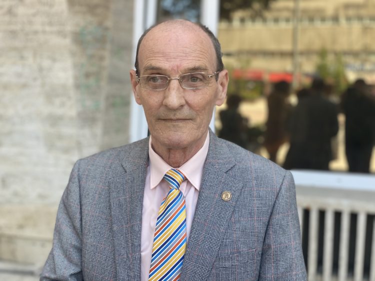 DEPUTATUL USR – DUMITRU LUPESCU: ”AM SĂ-I SPARG FAȚA LUI ȚUȚUIANU” (VIDEO CAMERA ASCUNSĂ)