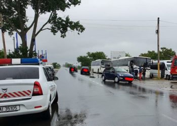 Accident rutier cu trei mașini implicate!