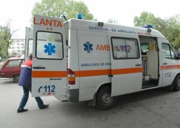 O fată de 7 ani și bunica ei au fost lovite de o mașină în orașul Moreni!